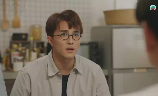 黃庭鋒在年初播放的劇集《富貴千團》中飾演大學生Henry。