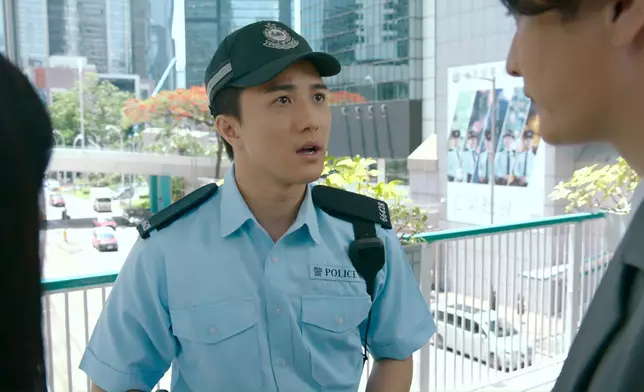 黃庭鋒在《麻雀樂團》中飾演正氣警察「二佬」程朗。