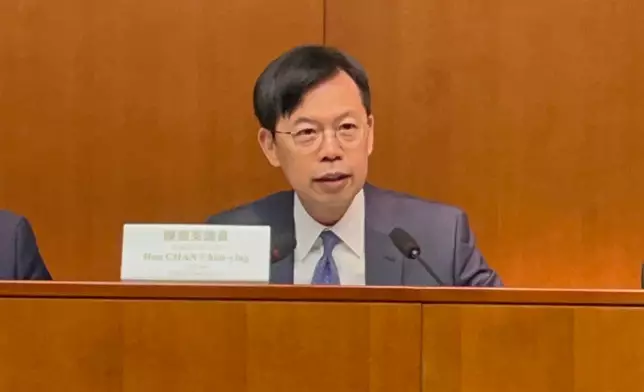 陳振英，巴士的報資料圖片