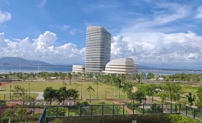 海南陵水黎安國際教育創新試驗區圖書館今年5月啟用。巴士的報記者攝