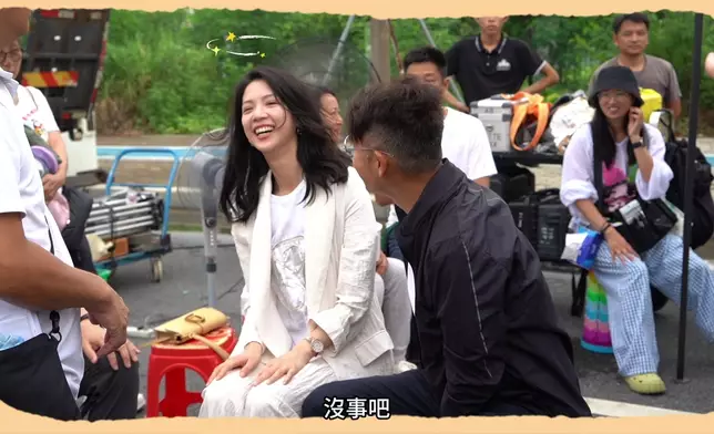 呢個「摔角式綵排」笑咗。