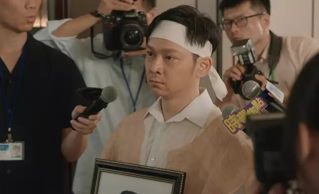 鄧智堅尋晚雖然只係出咗一個場口，但就超搶戲。