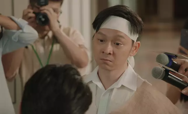 鄧智堅尋晚雖然只係出咗一個場口，但就超搶戲。