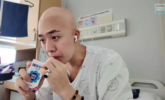 即使治療過程艱辛，車炫承仍保持樂觀。影片截圖