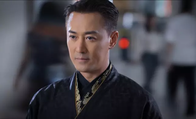 港鐵邀得藝人林峯以經典角色「寡人」拍攝最新廣告短片《尋．未來記》，引起網上討論！