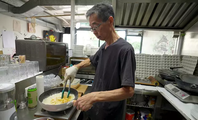 餐廳賣的意大利粉即叫即搓。