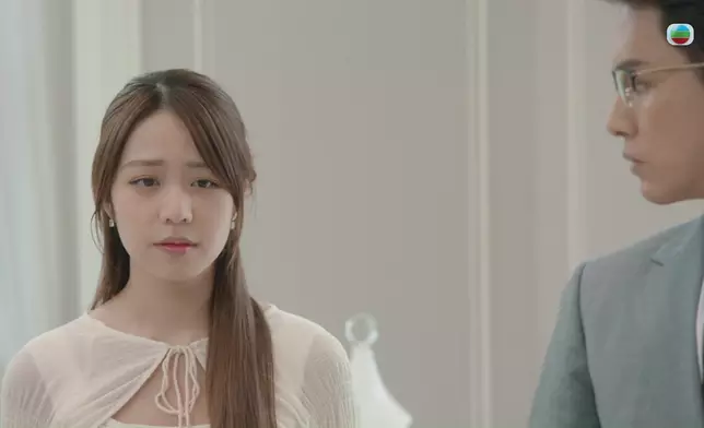 Hilary劇中唔少造型都有小綿羊嘅感覺。