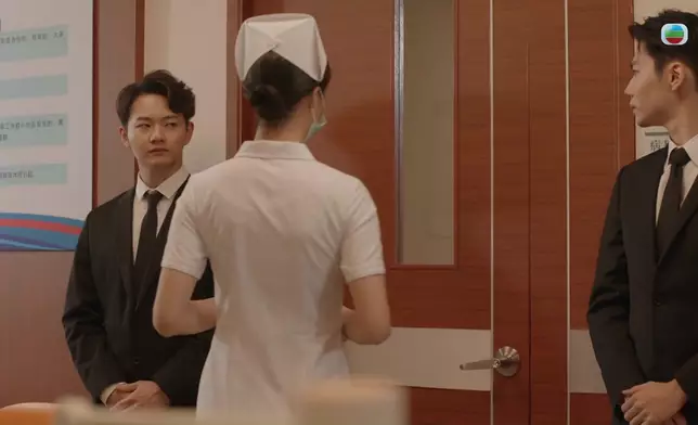 估唔到呢個咁短嘅護士Look場口，都成功引起到網民嘅注意。