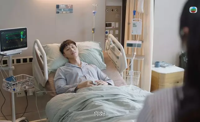 植物人狀態的Kyle奇蹟甦醒，二人在病床上一字一淚的情深告白戲，獲觀眾大讚感動。