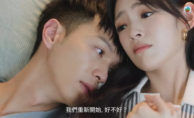 植物人狀態的Kyle奇蹟甦醒，二人在病床上一字一淚的情深告白戲，獲觀眾大讚感動。