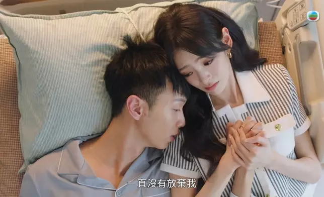 Kyle又感激佳導及劇組為「甦醒的亦謙」加了一場對白，二人在病床上一字一淚的情深告白戲，獲觀眾大讚感動。