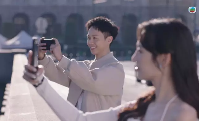 Kyle有份隨劇組遠赴布拉格拍攝外景。