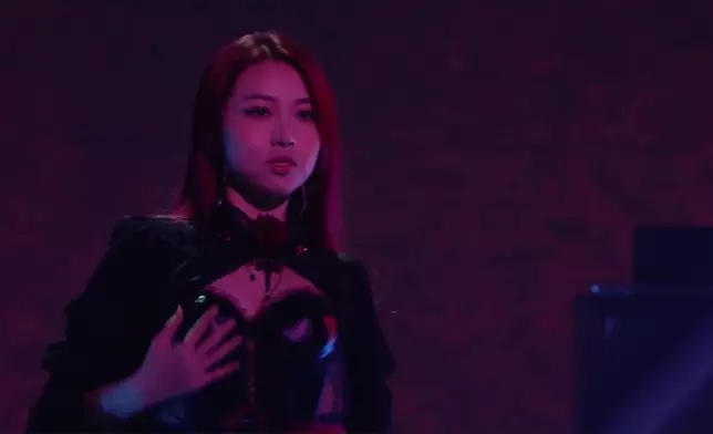 周智敏Emily火辣大跳椅子舞《烈女》