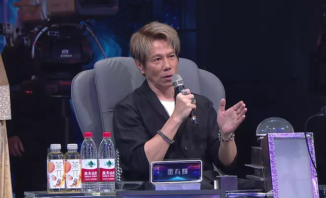 雷有輝更再大爆金句：台上三分鐘、台下畀師兄係咁摏。