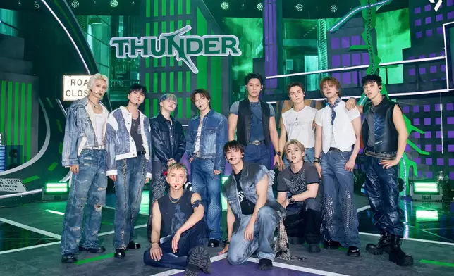 SEVENTEEN出道10年。 SVT官方X圖片