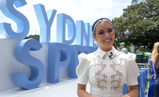 來自澳洲珀斯的-Britt-將於今年稍後時間首次前往香港，參加浪琴香港國際賽週，在沙田馬場再次觀看世界短途王者「嘉應高昇」在陣上的風采。