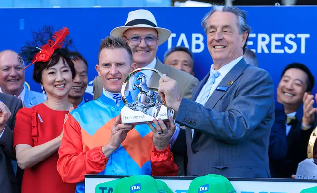 潘頓夥拍目前全球最高評分短途賽駒「嘉應高昇」，勇奪珠穆朗瑪峰錦標。