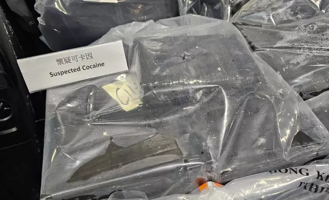 警方檢獲懷疑可卡因。