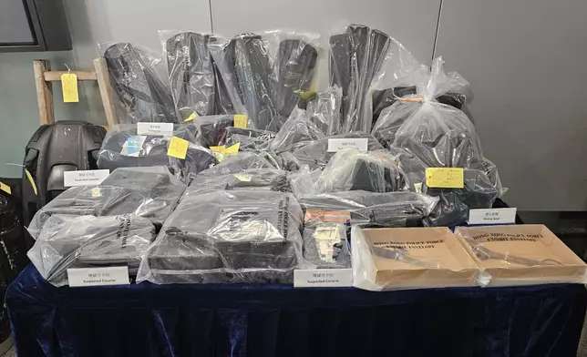 警方在青衣檢獲懷疑可卡因及一批潛水裝備。