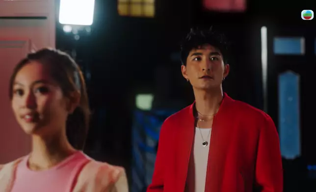 宣傳片中還曝光了拍攝現場花絮部分，相當驚喜。