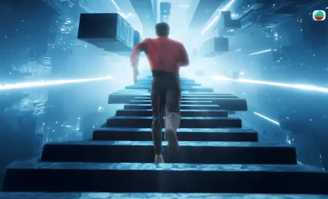 呢個畫面好有努力奔向未來嘅感覺。