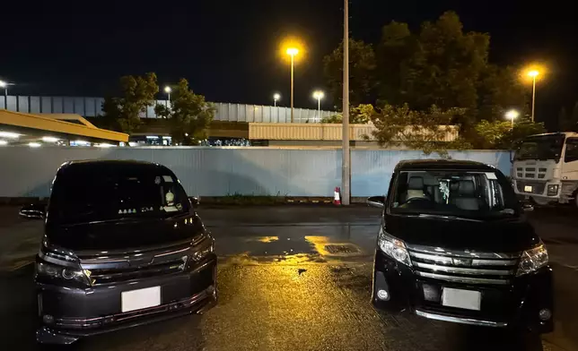 被扣查私家車。