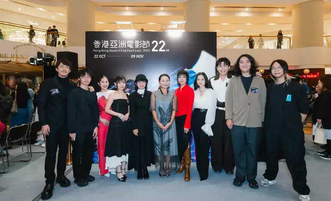 《世外》團隊。