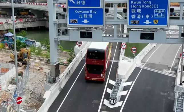 中九龍繞道巴士試車。運輸及物流局圖片