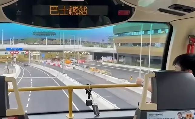 中九龍繞道巴士試車。運輸及物流局圖片