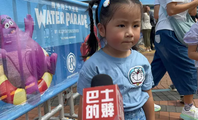 有3歲小朋友今天和家人特地過來看叮噹，覺得很開心。巴士的報記者攝