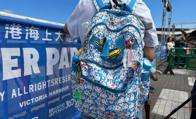 羅太的背包。巴士的報記者攝