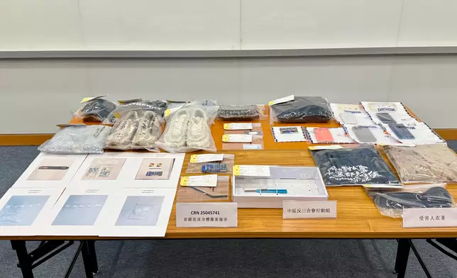 金鐘巴士站斬人案警拘3男並搜出大量證物。