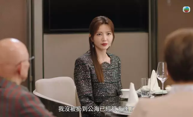 嘉棟要求麗雪為宇澤講好說話，讓他能復職明塱醫院，但麗雪面有難色。