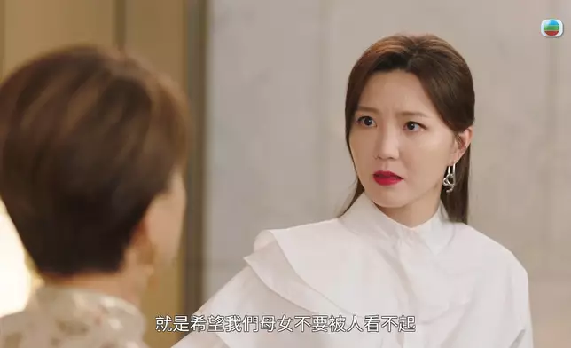 早前麗雪已經反擊過媽咪，令不少網民刮目相看。