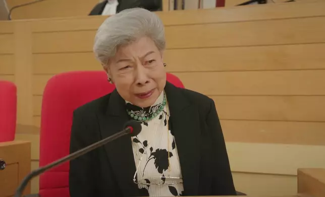 羅蘭姐花生騷除咗有好多靚靚長衫，仲有西裝靚靚外套，好省鏡架。