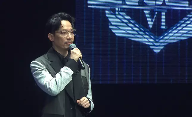 《全民造星》元老級主持：強尼。