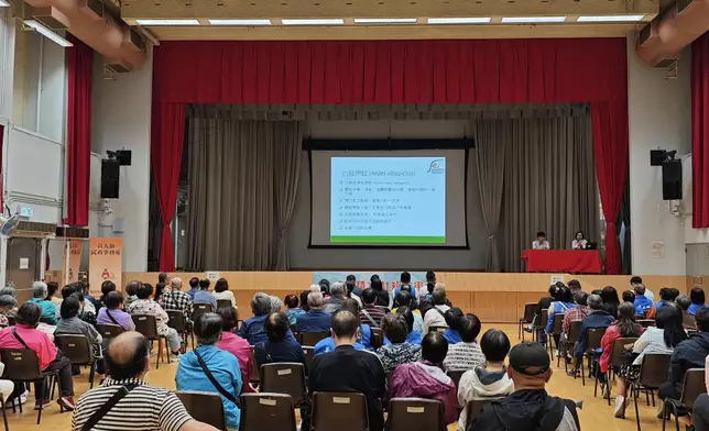 鳳德社區中心晚上舉行講座。麥美娟FB圖片