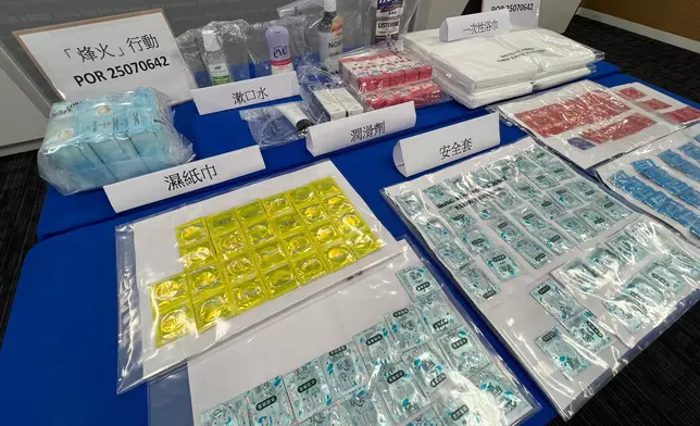 警方展開 「烽火」行動打擊非法賣淫活動，拘30人 。