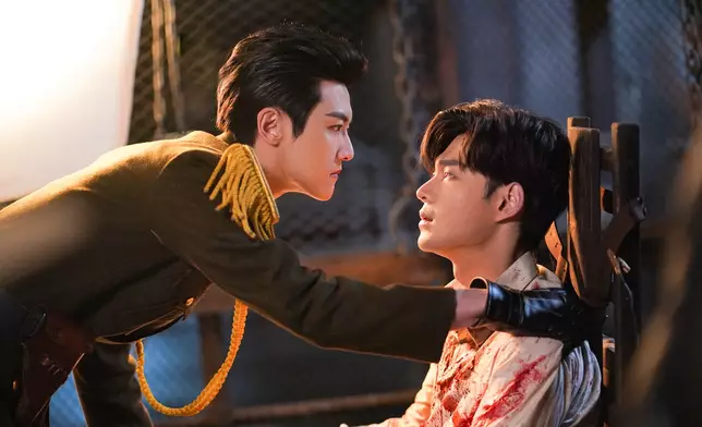 邱虹凱（左）跟袁昊同時愛上姜之南。