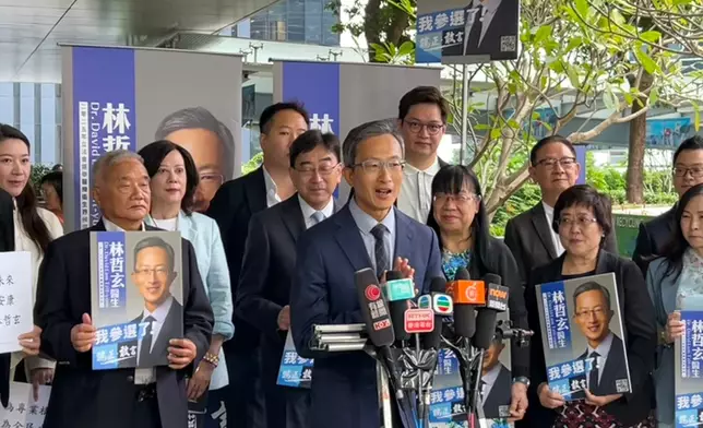 林哲玄報名。巴士的報記者攝