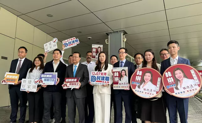 林琳報名。巴士的報記者攝