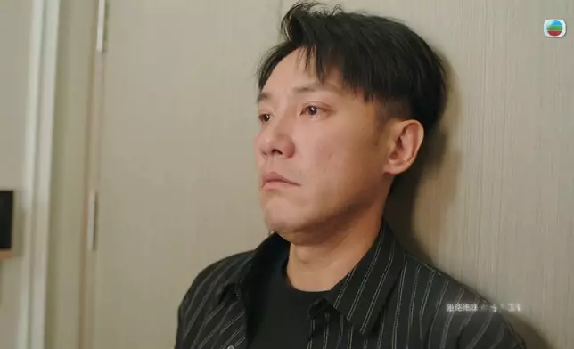 其實張頴康依然深愛蔣嘉旻，眼神盡是不捨。