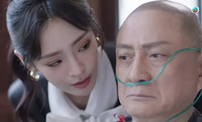 陳楨怡眼神凌厲+帶刺語氣成功反震懾湯鎮業。