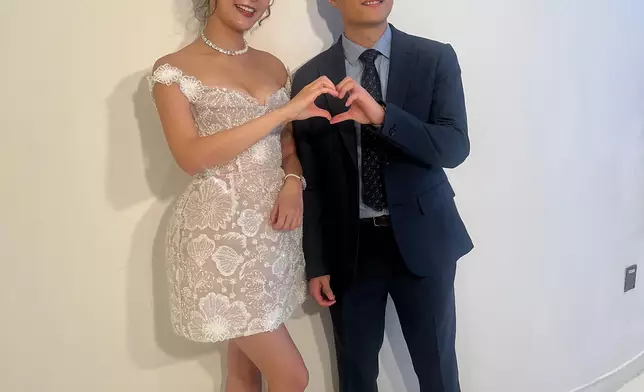 在《女神配對計劃 》中配對成功的梁敏巧（Maggie）與年薪百萬律師劉啟進（Matt）以情侶檔出席。巴士的報記者攝