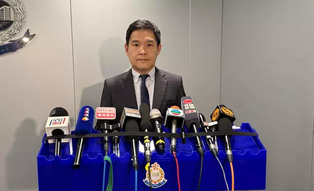 警務處國家安全處警司張伯傑簡報案情。