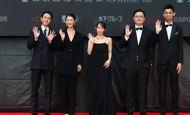 （左起）劉冠廷、余香凝、吉岡里帆、導演許承傑、監製苗華川，共同出席東京國際影展。（「水花電影、2025 TIFF提供）