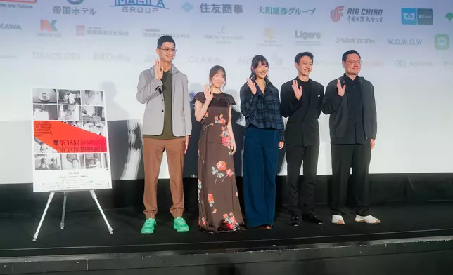 （左起）監製苗華川、吉岡里帆、余香凝、劉冠廷、導演許承傑，在東京影展完美舉辦世界首映。（「水花電影、2025 TIFF提供）