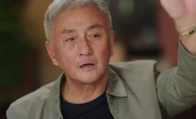 金榮自知將被警方拘捕，極速吃掉以珈送來的「囡囡愛心粥」。