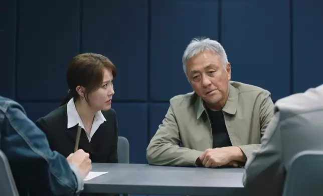 後來金榮獨扛誤殺趙定國罪名，以珈苦無辦法幫忙。