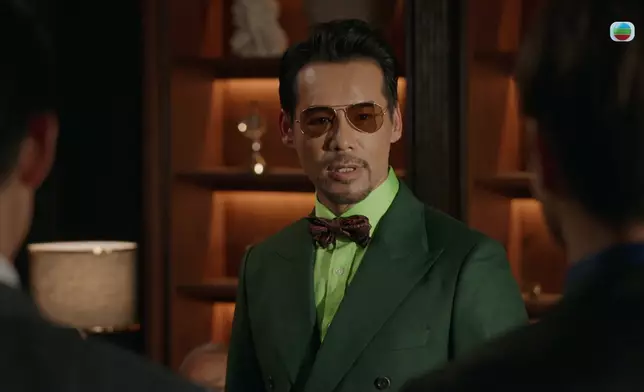 徐榮「四色系多巴胺西裝」花生騷，同場加映花款多多煲呔。